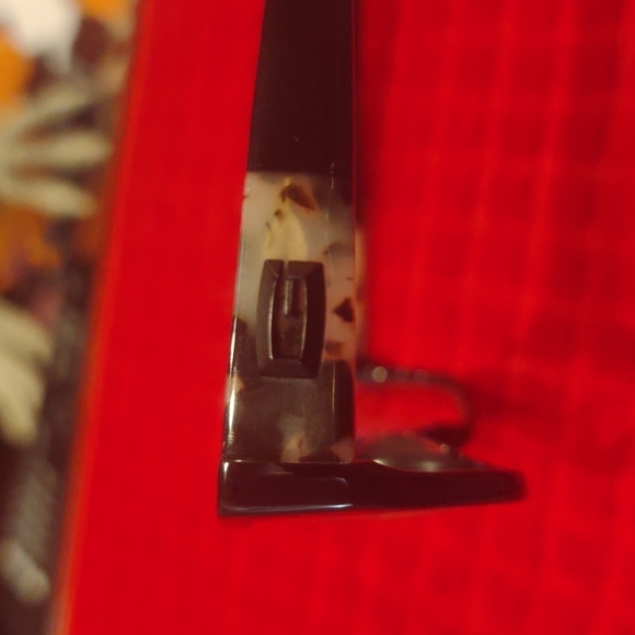 Guess frames ZZ - Picture 6 of 6